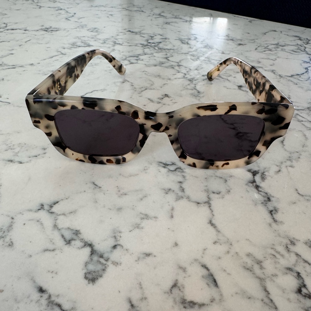 Madewell tortoiseshell sunglasses 😎